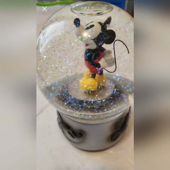 Mickey snow globe - Picture 2 of 2